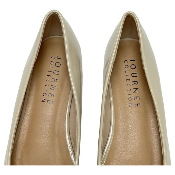 Journee Collection Clareene Beige Womens Slip On Loafers Size 8M - Picture 6 of 13